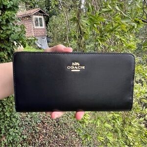COACH Slim Wallet Credit Card Holder Black Smooth Leather w Gold Hardware